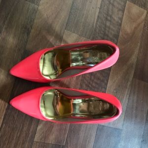 The shoes of the night